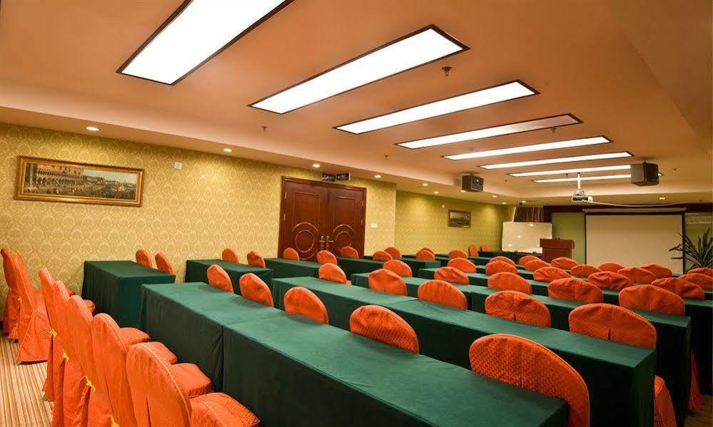 Vienna International Hotel Taicang Nanyang Plaza Exterior photo